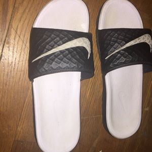 Nike Benassi Slides (Prices are negotiable!!)